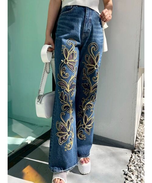 EVRIS(エヴリス)の「エンブロイダリーカッティングワイドデニムパンツ(デニムパンツ・レディース・ブルー/ブラック・SMALL/MEDIUM)」の18枚目の写真
