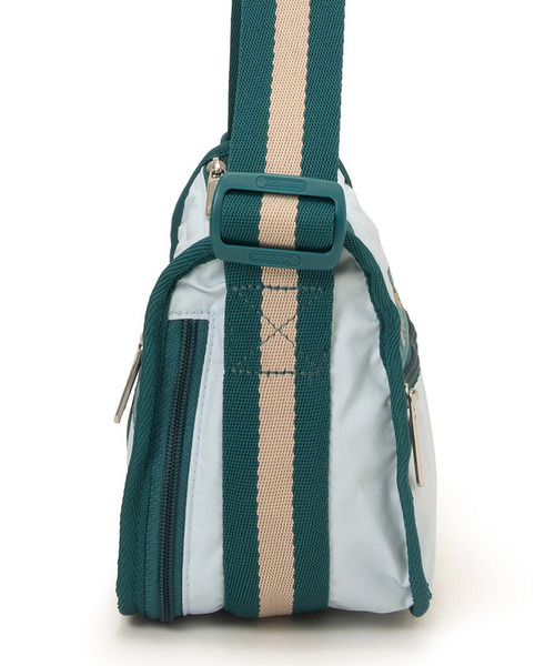 LeSportsac(レスポートサック)の「SMALL EVERYDAY BAG スペクテイタークリアスカイ/ティール(ショルダーバッグ・レディース・ブルー・FREE)」の5枚目の写真