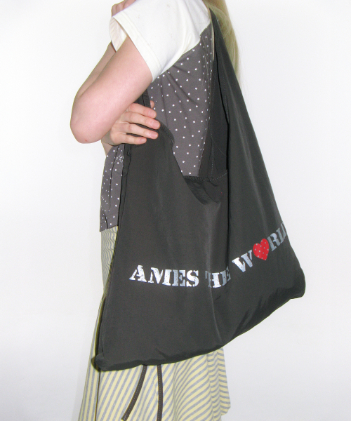 AMESWORLDWIDE（アメスワールドワイド）の「LETTERING CASUAL HOBO BAG CHARCOAL（ショルダーバッグ・レディース・その他・FREE）」の8枚目の写真
