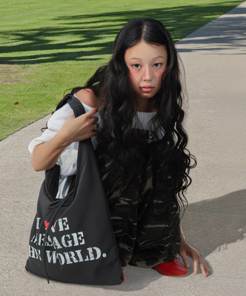 AMESWORLDWIDE（アメスワールドワイド）の「LETTERING CASUAL HOBO BAG CHARCOAL（ショルダーバッグ・レディース・その他・FREE）」の5枚目の写真