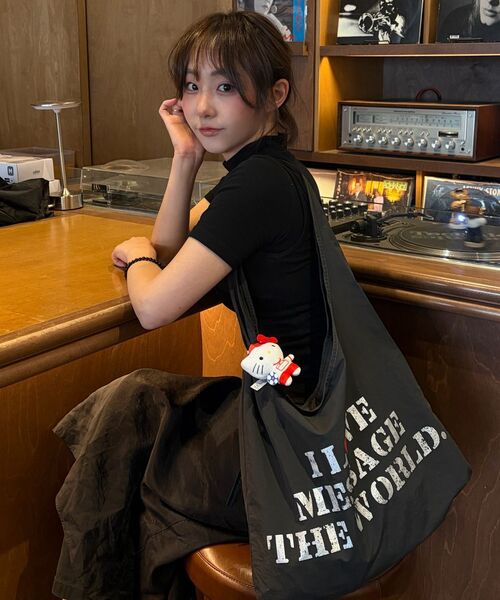 AMESWORLDWIDE（アメスワールドワイド）の「LETTERING CASUAL HOBO BAG CHARCOAL（ショルダーバッグ・レディース・その他・FREE）」の2枚目の写真