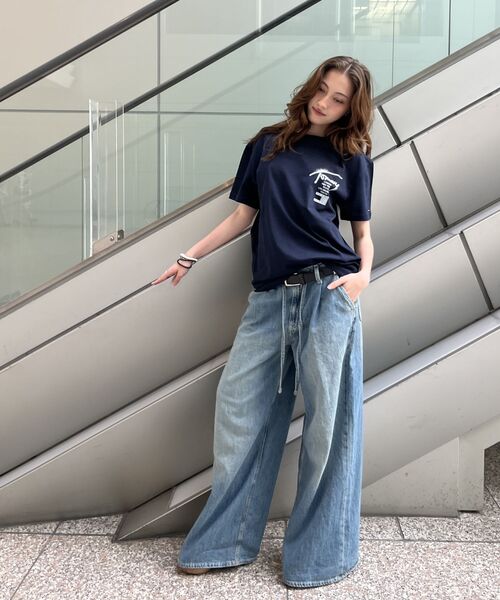 tommy jeans(トミー ジーンズ)の「レギュラーシティシグネチャーTシャツ(Tシャツ/カットソー・メンズ・マルチ/グリーン/ブラック/ホワイト・X-LARGE/SMALL/MEDIUM/LARGE/X-SMALL)」の15枚目の写真