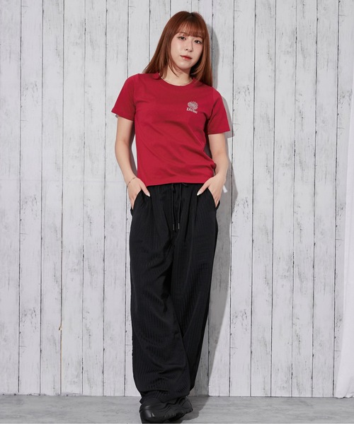 GORGE(ゴージ)の「《フラワープリント×ワンポイント》Tシャツ/カジュアル/春夏秋/全4色(Tシャツ/カットソー・レディース・オフホワイト/レッド/ブラック/ピンク・F)」の7枚目の写真