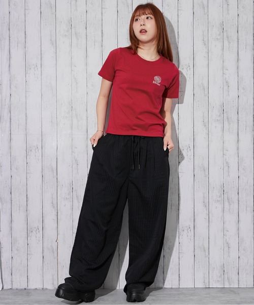 GORGE(ゴージ)の「《フラワープリント×ワンポイント》Tシャツ/カジュアル/春夏秋/全4色(Tシャツ/カットソー・レディース・オフホワイト/レッド/ブラック/ピンク・F)」の8枚目の写真