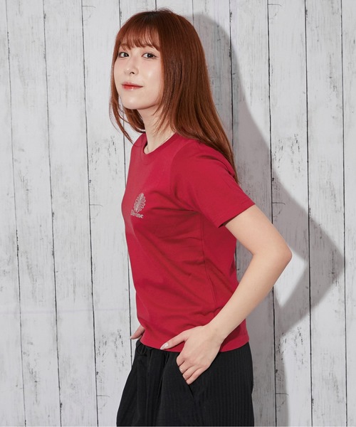GORGE(ゴージ)の「《フラワープリント×ワンポイント》Tシャツ/カジュアル/春夏秋/全4色(Tシャツ/カットソー・レディース・オフホワイト/レッド/ブラック/ピンク・F)」の9枚目の写真