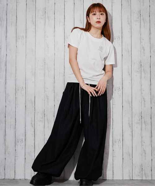 GORGE(ゴージ)の「《フラワープリント×ワンポイント》Tシャツ/カジュアル/春夏秋/全4色(Tシャツ/カットソー・レディース・オフホワイト/レッド/ブラック/ピンク・F)」の14枚目の写真