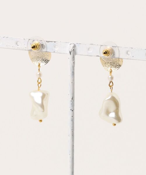 tone（トーン）の「【Astyle】goldpearlピアス(MA)（ピアス（両耳用）・レディース・ゴールド・FREE）」の4枚目の写真
