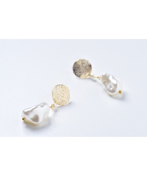 tone（トーン）の「【Astyle】goldpearlピアス(MA)（ピアス（両耳用）・レディース・ゴールド・FREE）」の2枚目の写真