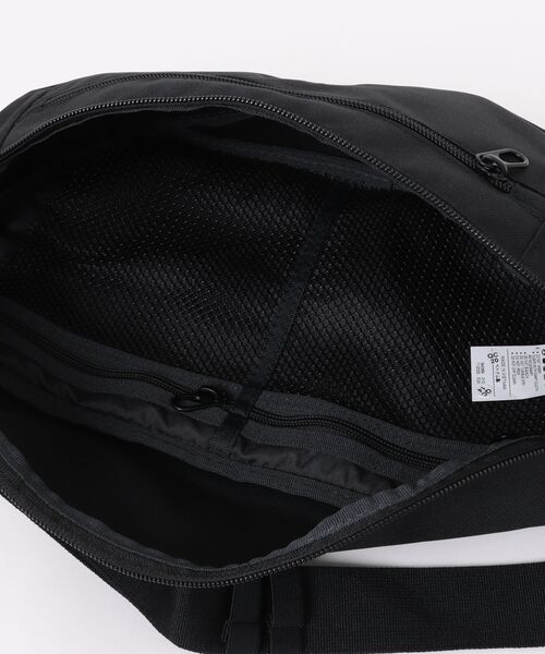 NIKE(ナイキ)の「《NIKEアパレル》NK HERITAGE XL WAIST(ボディバッグ/ウエストポーチ・メンズ・ブラック・フリー)」の4枚目の写真