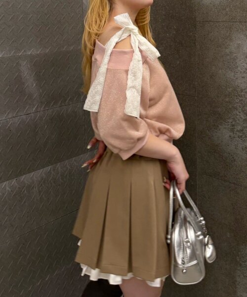 continuer de NICE CLAUP(コンティニューデナイスクラップ)の「肩レースリボンキラキラプルオーバー(スウェット・レディース・ブラック/トップグレー/ピンク・FREE)」の3枚目の写真