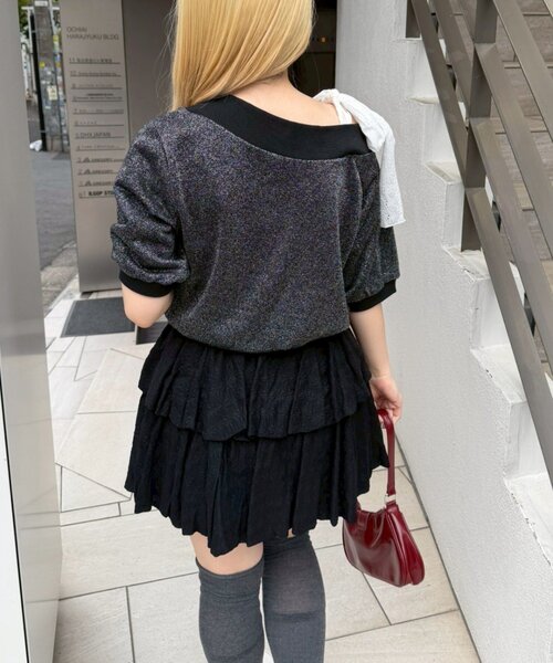 continuer de NICE CLAUP(コンティニューデナイスクラップ)の「肩レースリボンキラキラプルオーバー(スウェット・レディース・ブラック/トップグレー/ピンク・FREE)」の4枚目の写真