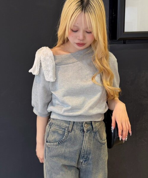 continuer de NICE CLAUP(コンティニューデナイスクラップ)の「肩レースリボンキラキラプルオーバー(スウェット・レディース・ブラック/トップグレー/ピンク・FREE)」の13枚目の写真