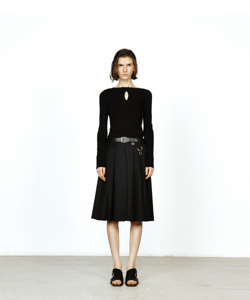YUJI(ユジ)の「ORBE SLINGBACK BLACK(パンプス・レディース・ブラック・23cm/23.5cm/24cm/24.5cm/25cm)」の4枚目の写真