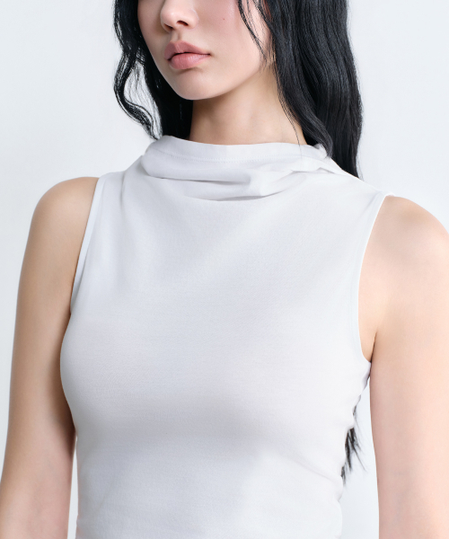 MUSINSA STANDARD WOMAN（ムシンサスタンダードウーマン）の「ウィメンズドレープフーディスリーブレストップ[ホワイト]（Tシャツ/カットソー・レディース・その他・MEDIUM/LARGE/X-SMALL/SMALL）」の6枚目の写真