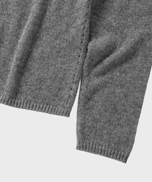 NONBLANK(ノンブランク)の「クロップヘンリーネックLSニット_MELANGE GREY(ニット/セーター・メンズ・ミックスグレー・MEDIUM/LARGE/X-LARGE)」の5枚目の写真