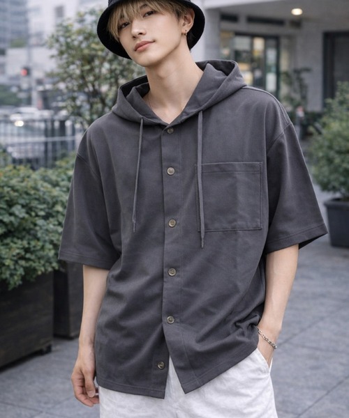 VIBGYOR(ヴィブジョー)の「【Bls】 【ZM】【Bling Leads】梨地フーディボタンシャツ(BL)(シャツ/ブラウス・メンズ・グレイッシュベージュ/グレー系その他/ブラック/オフホワイト・FREE)」の4枚目の写真