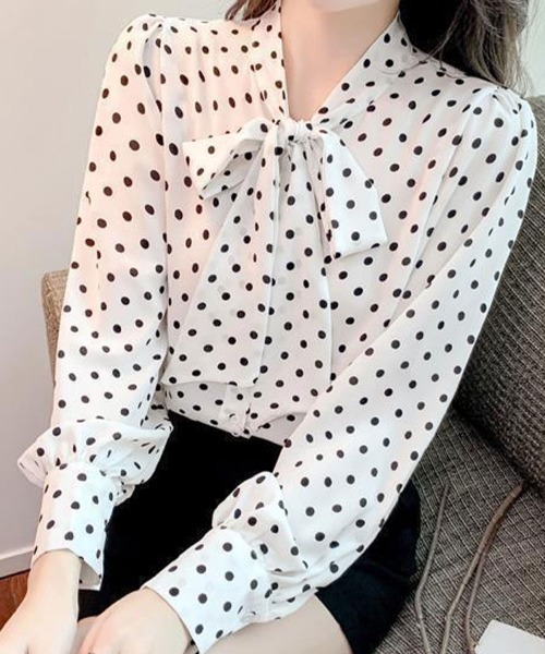 Flugge(フラッジー)の「リボンタイドットブラウス(シャツ/ブラウス・レディース・ホワイト・LARGE)」の1枚目の写真