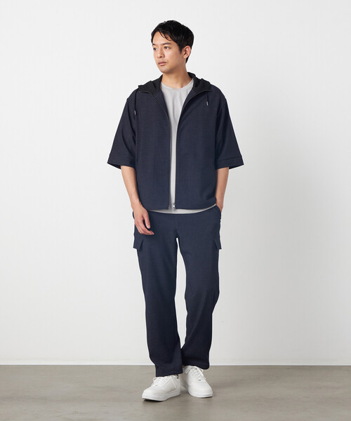 COMME CA ISM(コムサイズム)の「デニムライクストレッチ 5分袖フーデッドブルゾン(ブルゾン・メンズ・ネイビー・LARGE/MEDIUM)」の2枚目の写真