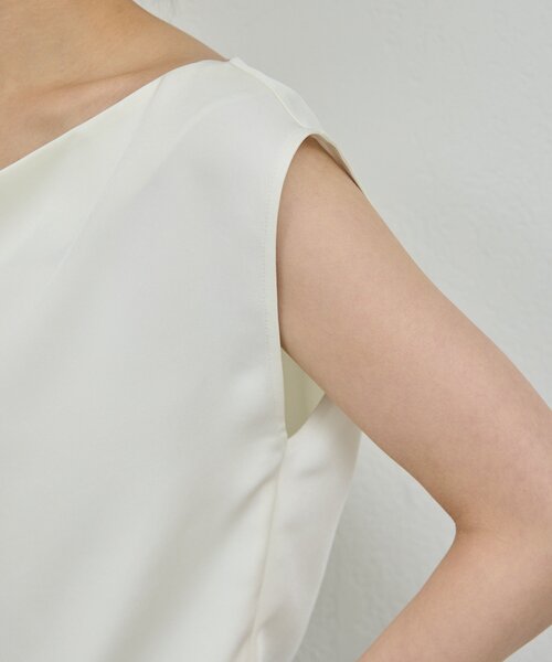 GALLARDAGALANTE(ガリャルダガランテ)の「サテンワンショルダーブラウス(シャツ/ブラウス・レディース・ブラック/ホワイト・FREE)」の13枚目の写真