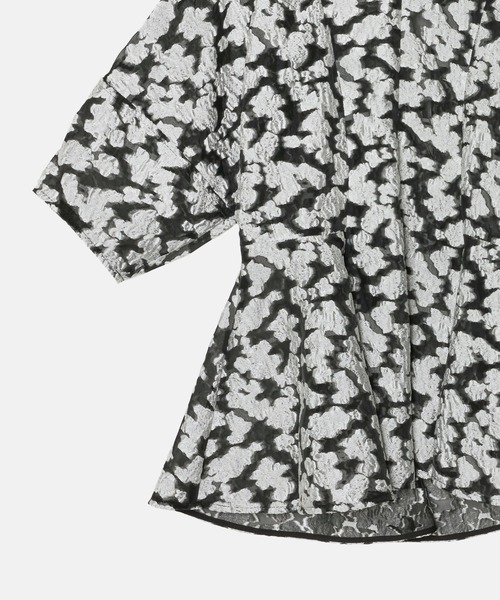 LE CIEL BLEU（ルシェルブルー）の「シアージャカードブラウス / Sheer Jacquard Blouse（シャツ/ブラウス・レディース・グレー/オフホワイト・36）」の21枚目の写真