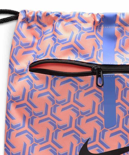 NIKE(ナイキ)の「ナイキ アカデミー サッカージムサック (18L) / Nike Academy Soccer Gymsack (18L) DA5435-852 Orange Pulse(バックパック/リュック・メンズ・オレンジ系その他・ONE SIZE)」の4枚目の写真