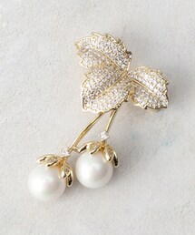 LAURA ASHLEY（ローラアシュレイ）の「【セレモニーにおすすめ】スウィングベリーブローチ（ブローチ/コサージュ）」