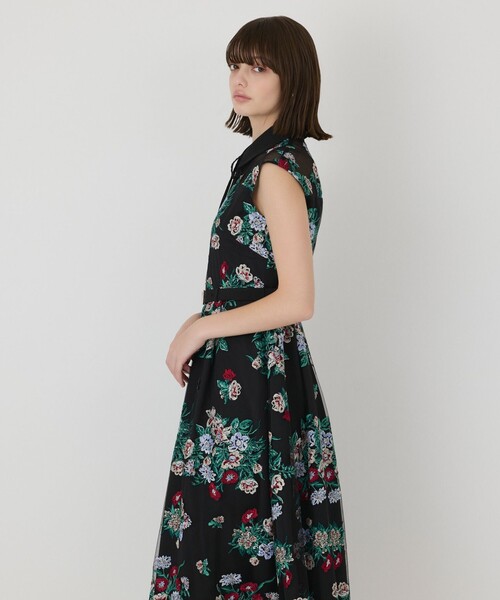 GRACE CONTINENTAL（グレースコンチネンタル）の「ブーケフラワー刺繍ワンピース（ドレス・レディース・グレー/ブラック・36/38）」の11枚目の写真