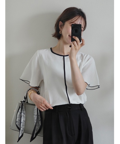fifth(フィフス)の「【Chiaki着用】フレアスリーブ配色ラインプルオーバー(Tシャツ/カットソー・レディース・ネイビー/ホワイト・M)」の1枚目の写真
