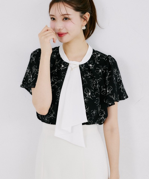 tocco closet(トッコ クローゼット)の「【ZOZO限定】ネックビジューチェーン装飾アソートデザイン配色半袖ボウタイブラウス(シャツ/ブラウス・レディース・ネイビー/ブラック/その他/オフホワイト・M)」の3枚目の写真
