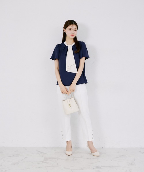 tocco closet(トッコ クローゼット)の「【ZOZO限定】ネックビジューチェーン装飾アソートデザイン配色半袖ボウタイブラウス(シャツ/ブラウス・レディース・ネイビー/ブラック/その他/オフホワイト・M)」の5枚目の写真
