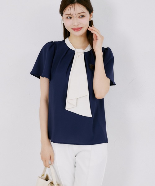 tocco closet(トッコ クローゼット)の「【ZOZO限定】ネックビジューチェーン装飾アソートデザイン配色半袖ボウタイブラウス(シャツ/ブラウス・レディース・ネイビー/ブラック/その他/オフホワイト・M)」の6枚目の写真