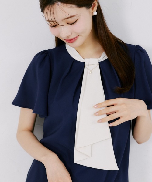 tocco closet(トッコ クローゼット)の「【ZOZO限定】ネックビジューチェーン装飾アソートデザイン配色半袖ボウタイブラウス(シャツ/ブラウス・レディース・ネイビー/ブラック/その他/オフホワイト・M)」の8枚目の写真