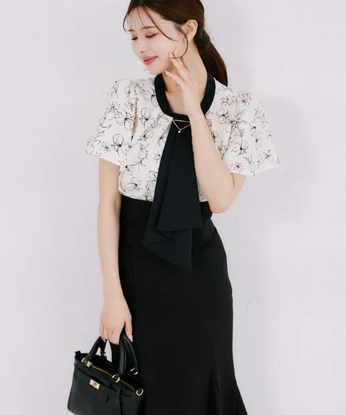 tocco closet(トッコ クローゼット)の「【ZOZO限定】ネックビジューチェーン装飾アソートデザイン配色半袖ボウタイブラウス(シャツ/ブラウス・レディース・ネイビー/ブラック/その他/オフホワイト・M)」の11枚目の写真