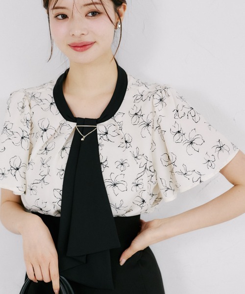 tocco closet(トッコ クローゼット)の「【ZOZO限定】ネックビジューチェーン装飾アソートデザイン配色半袖ボウタイブラウス(シャツ/ブラウス・レディース・ネイビー/ブラック/その他/オフホワイト・M)」の13枚目の写真