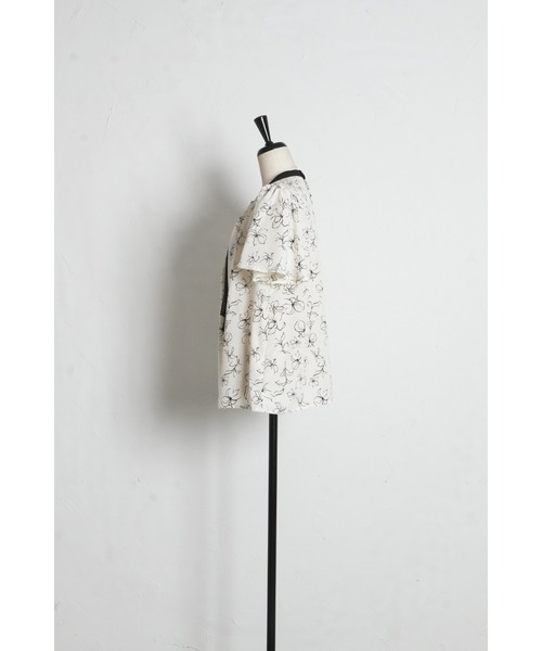 tocco closet(トッコ クローゼット)の「【ZOZO限定】ネックビジューチェーン装飾アソートデザイン配色半袖ボウタイブラウス(シャツ/ブラウス・レディース・ネイビー/ブラック/その他/オフホワイト・M)」の19枚目の写真