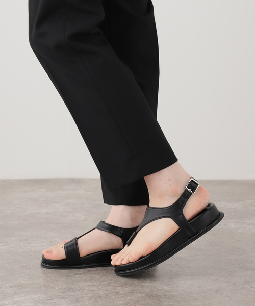 Simplicite(サンプリシテ)の「サムホールドサンダル(サンダル・レディース・ブラウン/ブラック・LARGE/MEDIUM/SMALL)」の12枚目の写真