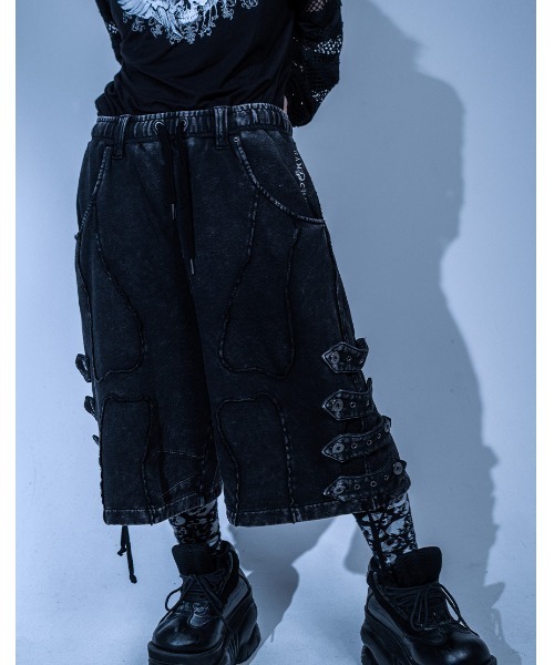 Gamchu(ガムチュ)の「『Gamchu/ガムチュ』骨街までボクはコツコツ歩くよ BORNナポレオンスウェットショーツ(その他パンツ・レディース・ブラック/ブラック×グレー・FREE)」の4枚目の写真