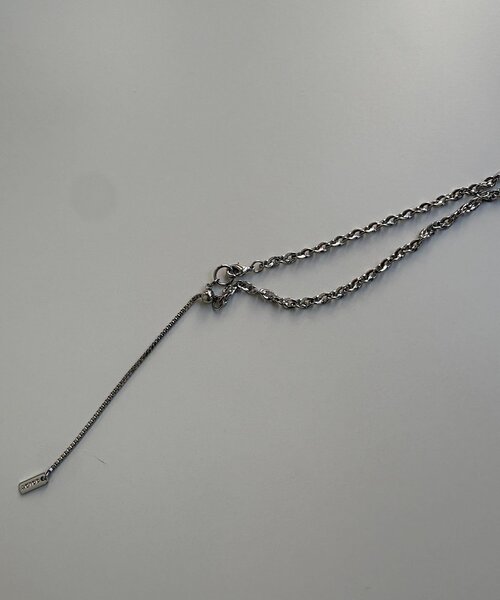 CAPRICIEUX LE'MAGE(カプリシューレマージュ)の「〈GOLDY/ゴールディ〉ノットリングYネックレス(ネックレス・レディース・ゴールド/シルバー・FREE)」の7枚目の写真