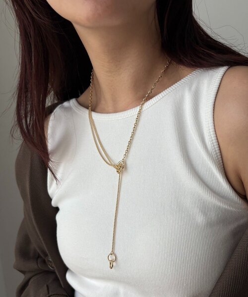CAPRICIEUX LE'MAGE(カプリシューレマージュ)の「〈GOLDY/ゴールディ〉ノットリングYネックレス(ネックレス・レディース・ゴールド/シルバー・FREE)」の9枚目の写真