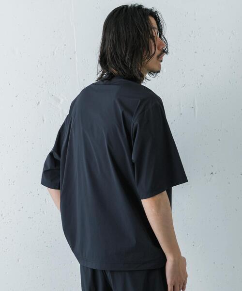 URBAN RESEARCH(アーバンリサーチ)の「『撥水/接触冷感』『UR TECH MoLight』PACKABLE T-SHIRTS(Tシャツ/カットソー・メンズ・チャコールグレー/ブラック・MEDIUM/LARGE)」の16枚目の写真