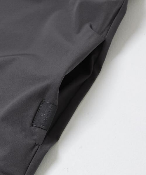 URBAN RESEARCH(アーバンリサーチ)の「『撥水/接触冷感』『UR TECH MoLight』PACKABLE T-SHIRTS(Tシャツ/カットソー・メンズ・チャコールグレー/ブラック・MEDIUM/LARGE)」の5枚目の写真