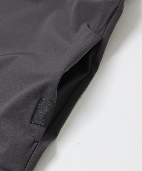 URBAN RESEARCH(アーバンリサーチ)の「『UR TECH MoLight』PACKABLE T-SHIRTS(Tシャツ/カットソー・メンズ・チャコールグレー/ブラック・MEDIUM/LARGE)」の7枚目の写真