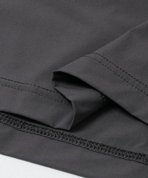 URBAN RESEARCH(アーバンリサーチ)の「『UR TECH MoLight』PACKABLE T-SHIRTS(Tシャツ/カットソー・メンズ・チャコールグレー/ブラック・MEDIUM/LARGE)」の5枚目の写真