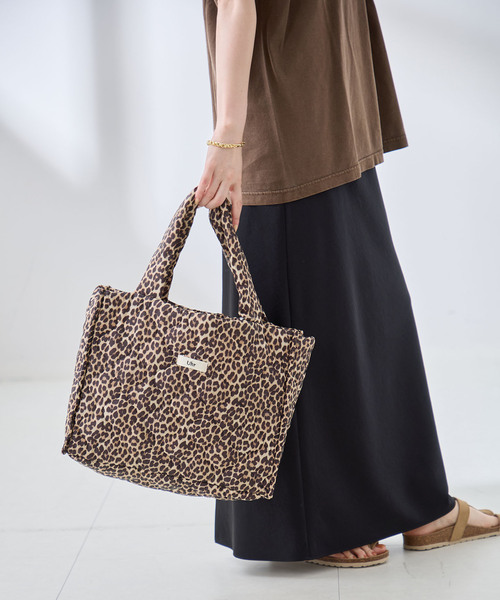 Uhr(ウーア)の「Uhr/ウーア Quilting Bag バッグ(トートバッグ・レディース・ブラウン・FREE)」の2枚目の写真