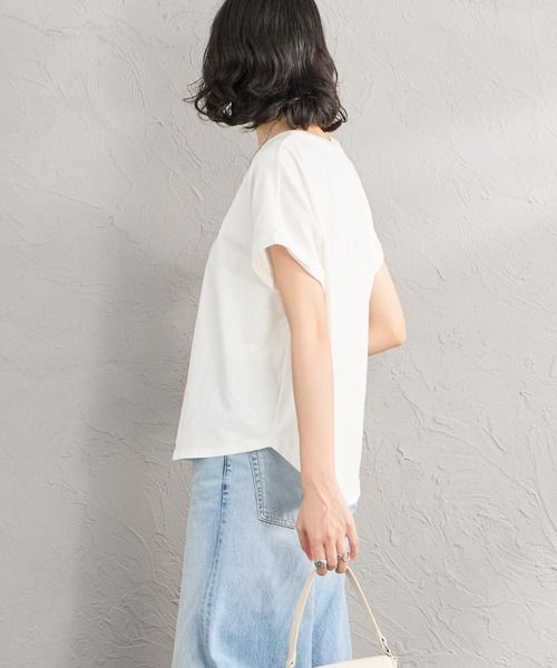 MAISON DE L'ALLURE（メゾンドゥラリュール）の「[MAISON DE L'ALLURE/メゾンドゥラリュール] エンボス加工 BOXロゴプリントTシャツ（Tシャツ/カットソー・レディース・ブラック/ブラウン/チャコールグレー/オフホワイト・F）」の15枚目の写真