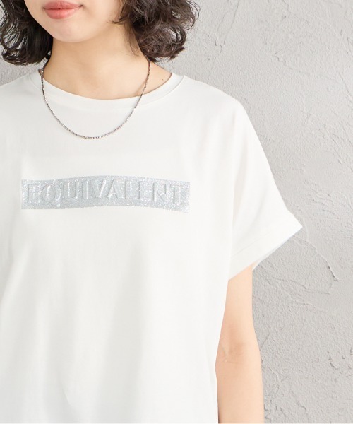 MAISON DE L'ALLURE（メゾンドゥラリュール）の「[MAISON DE L'ALLURE/メゾンドゥラリュール] エンボス加工 BOXロゴプリントTシャツ（Tシャツ/カットソー・レディース・ブラック/ブラウン/チャコールグレー/オフホワイト・F）」の17枚目の写真
