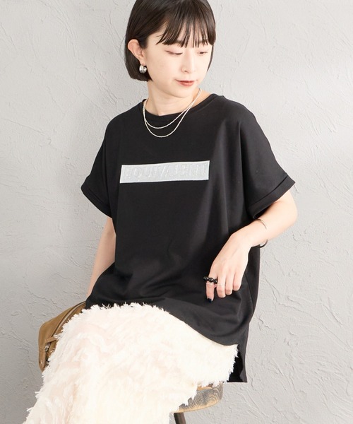 MAISON DE L'ALLURE（メゾンドゥラリュール）の「[MAISON DE L'ALLURE/メゾンドゥラリュール] エンボス加工 BOXロゴプリントTシャツ（Tシャツ/カットソー・レディース・ブラック/ブラウン/チャコールグレー/オフホワイト・F）」の19枚目の写真