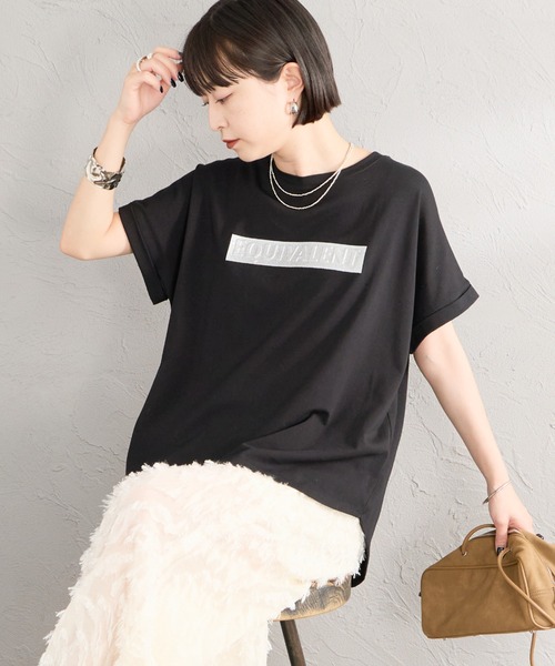 MAISON DE L'ALLURE（メゾンドゥラリュール）の「[MAISON DE L'ALLURE/メゾンドゥラリュール] エンボス加工 BOXロゴプリントTシャツ（Tシャツ/カットソー・レディース・ブラック/ブラウン/チャコールグレー/オフホワイト・F）」の20枚目の写真