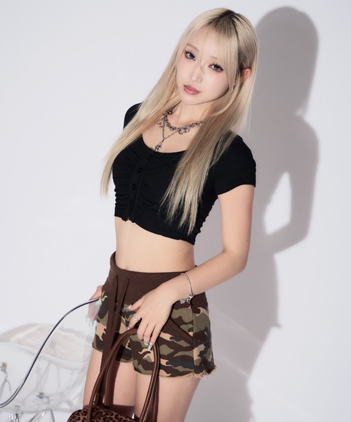 tinkerend(ティンカーエンド)の「Henley Neck Cropped T-shirt / ヘンリーネッククロップドTシャツ(Tシャツ/カットソー・レディース・ライトグレー/ブラック・FREE)」の17枚目の写真