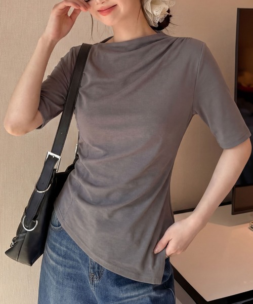 2ly2(トゥーリートゥー)の「半袖トップス レディース アシンメトリー ドレープデザイン タイトカットソー(Tシャツ/カットソー・レディース・ホワイト/ネイビー/ダークグレー・FREE)」の3枚目の写真